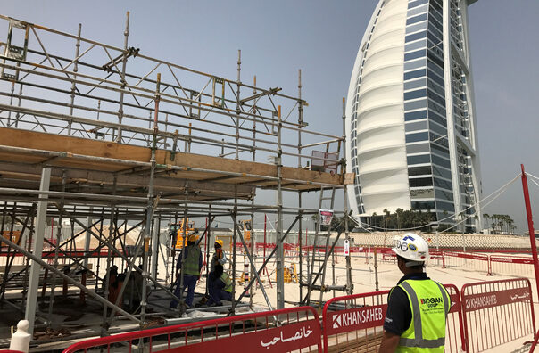 large scaffolding contractor